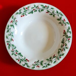 Totally Today Holly Leaf Bowl 7" Christmas Holiday